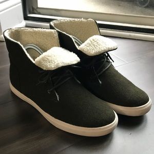 Susina Loring Faux Lined Olive Sneaker